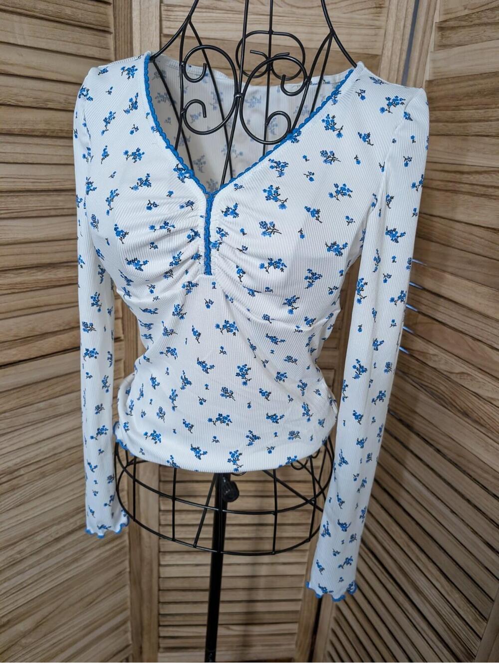 Shein crop top Small womens Blue floral